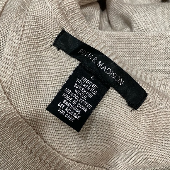 Oatmeal Lightweight Layered Look sweater size L - Picture 5 of 7